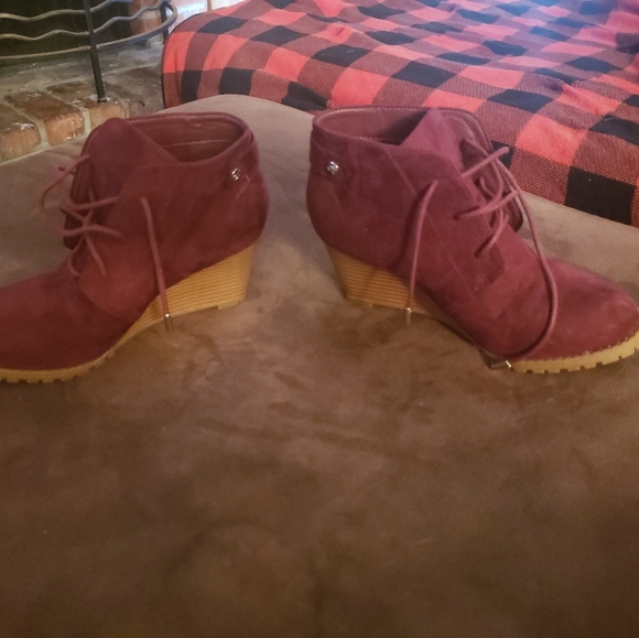 Nice shoes - Picture 2 of 3